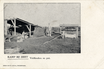 16169 Gezicht op een kleine veldkeuken en een waterput in het Kamp van Zeist te Zeist.